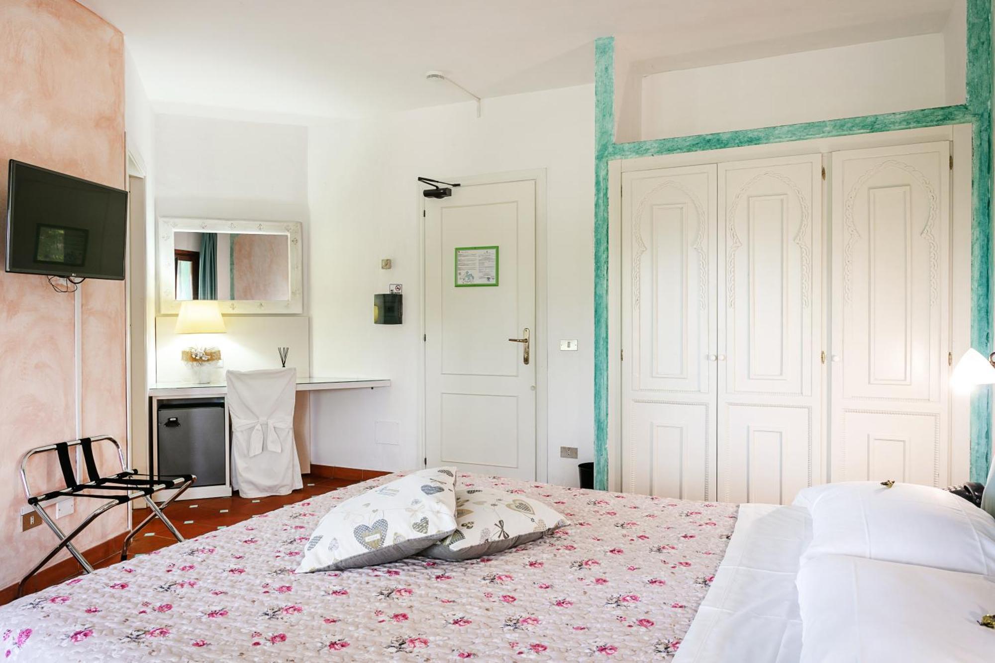 Hotel Stefania Boutique Hotel By The Beach Olbia Cameră foto