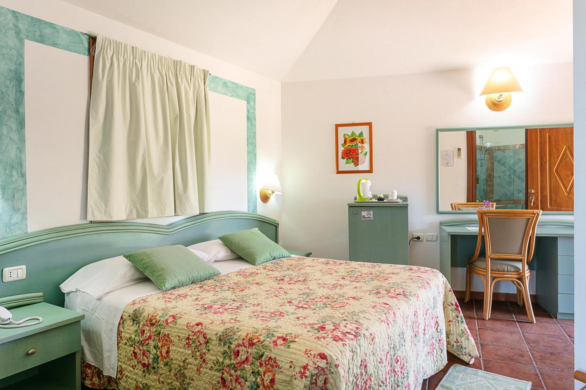 Hotel Stefania Boutique Hotel By The Beach Olbia Cameră foto